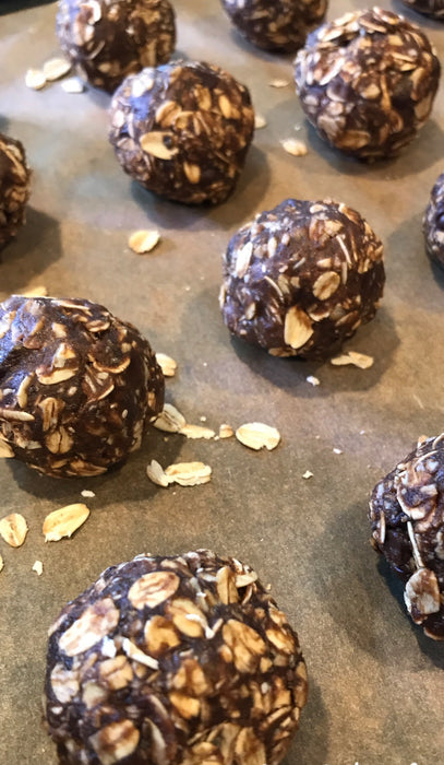 HealthyNut Double chocolate chip protein balls