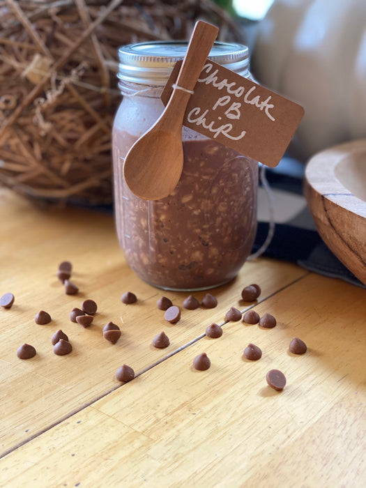 HealthyNut Chocolate peanut butter chip overnight oats